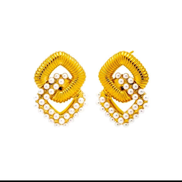 πππ πππππ ππππ Gold/pearl drop stud earrings - Picture 1 of 2